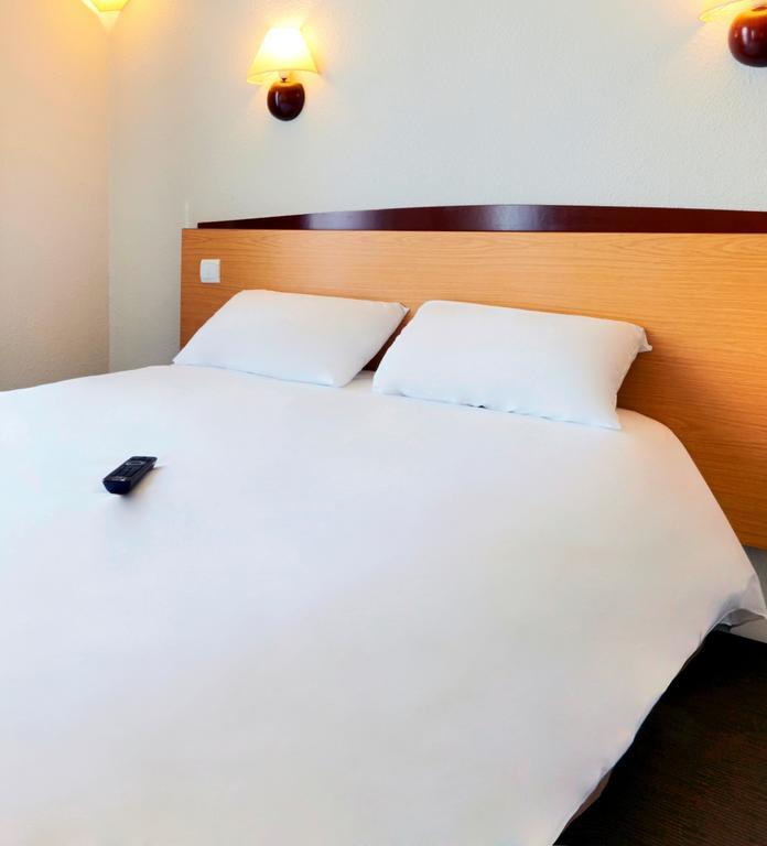 Kyriad Direct Le Bourget Gonesse Hotell Exteriör bild